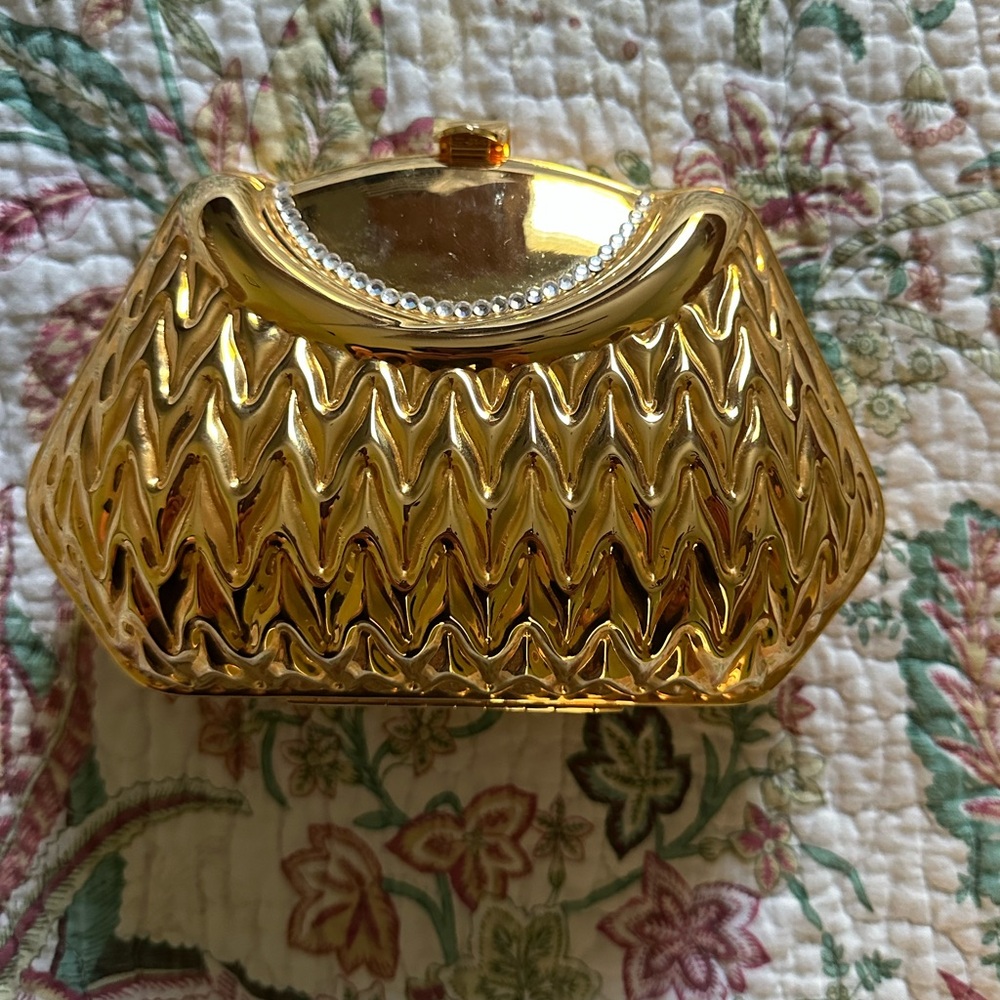 Gold Original 1980s Vintage Bags,
A GOLD SHELL-RHINESTONE CLUTCH PURSE NWOT. - Picture 5 of 10